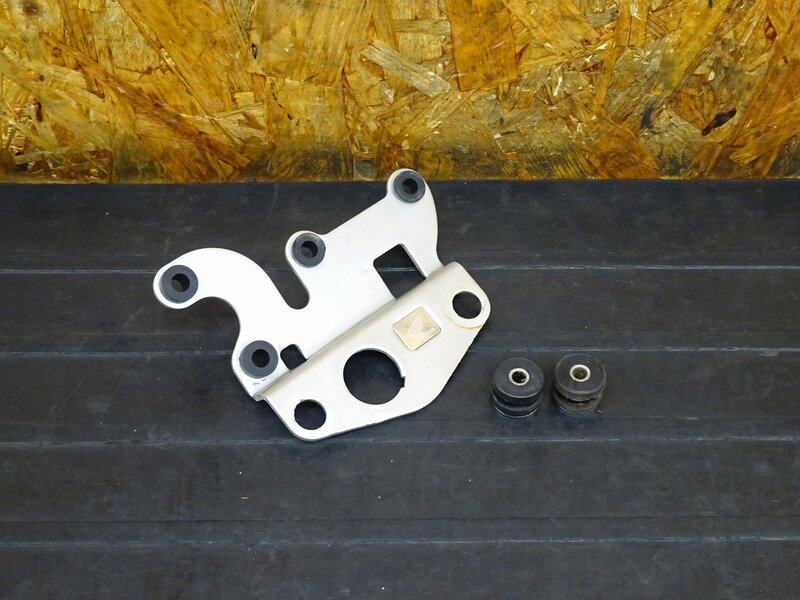 【250727】ドリーム50(AC15-1007)◇ メーターステー ブッシュ 【DREAM50 | 中古バイクパーツ通販・買取　ジャンクヤード鳥取　JunkYard