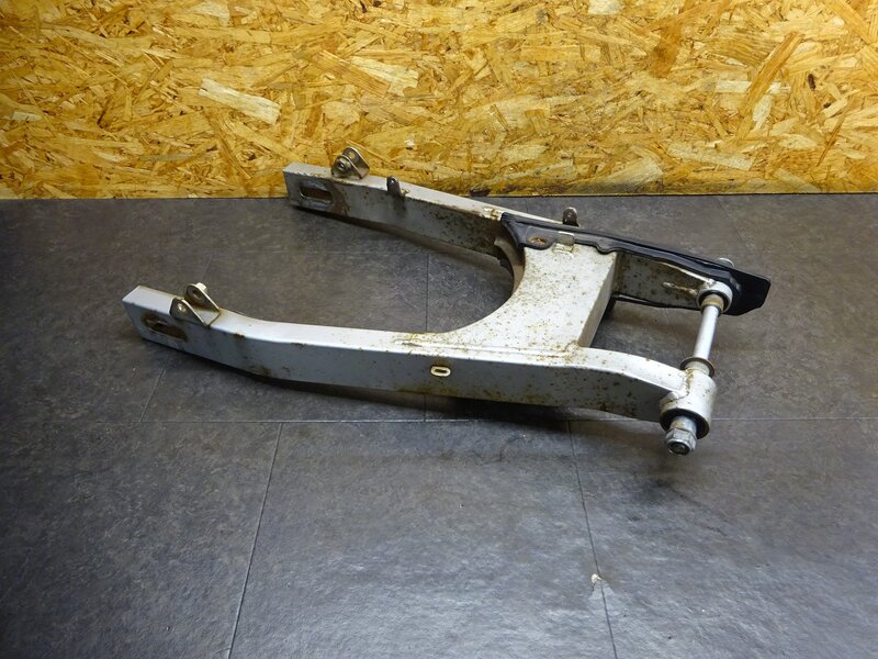 【250801】マグナ250(MC29-1029)◆ スイングアーム ピボットシャフト | 中古バイクパーツ通販・買取　ジャンクヤード鳥取　JunkYard