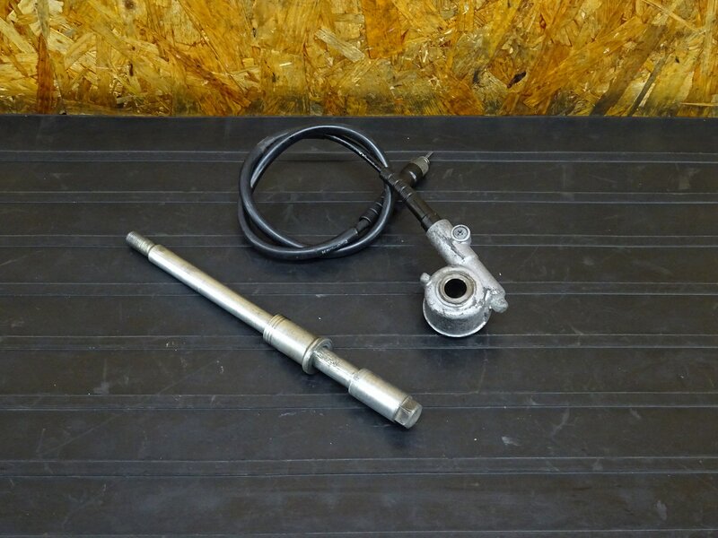【250910】FTR223(MC34-1113)◇ フロントアクスルシャフト スピードメーターギア メーターギヤ | 中古バイクパーツ通販・買取　ジャンクヤード鳥取　JunkYard