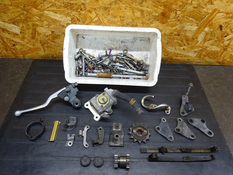 【250926】FTR223(MC34-1006)◆ ボルトセット クラッチレバーホルダー ブローバイ カムチェーンガイド | 中古バイクパーツ通販・買取　ジャンクヤード鳥取　JunkYard