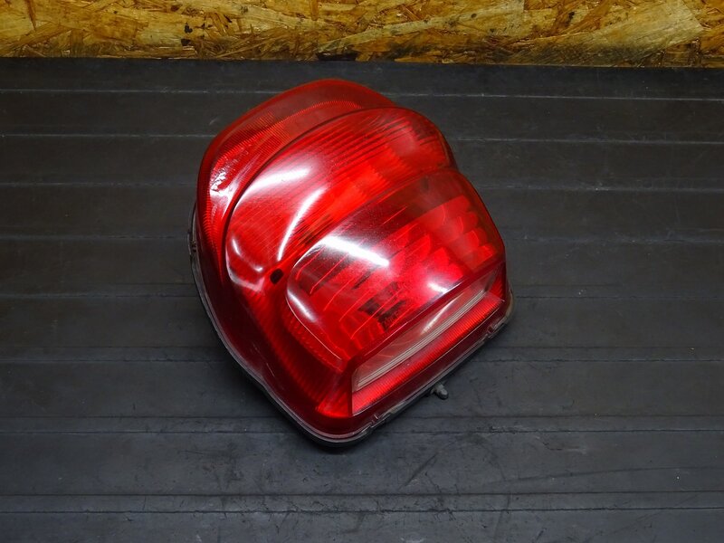 【251002】CBR1100XX◆ テールランプ ブレーキランプ 【ブラックバード SC35 Fi | 中古バイクパーツ通販・買取　ジャンクヤード鳥取　JunkYard