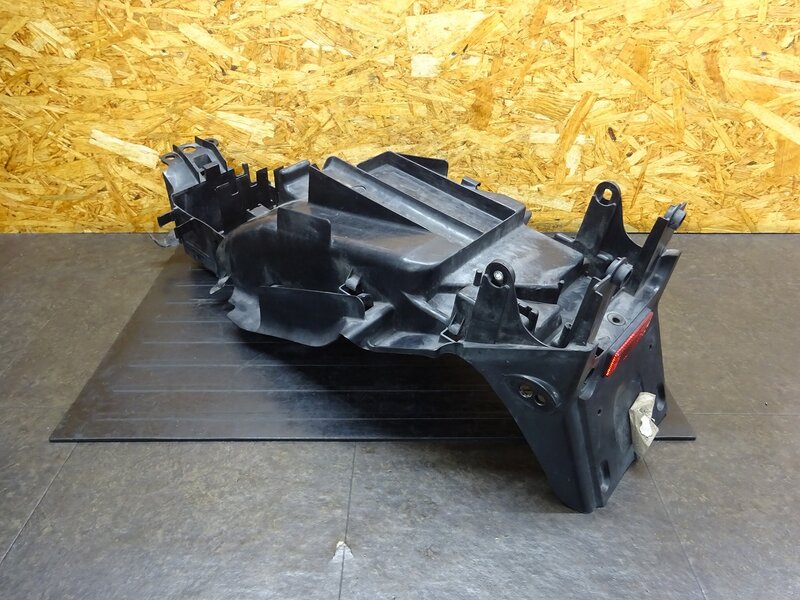 【251002】CBR1100XX◆ リアフェンダー リアインナーフェンダー 【ブラックバード SC35 Fi | 中古バイクパーツ通販・買取　ジャンクヤード鳥取　JunkYard