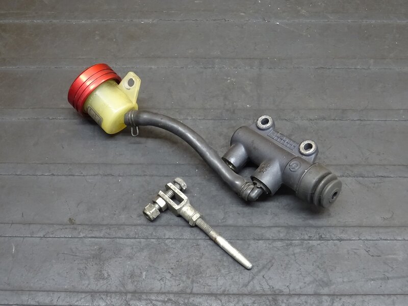 【251009】ドゥカティ ムルティストラーダ1000DS◆ リアブレーキマスター マスターシリンダー ブレンボ brembo | 中古バイクパーツ通販・買取　ジャンクヤード鳥取　JunkYard