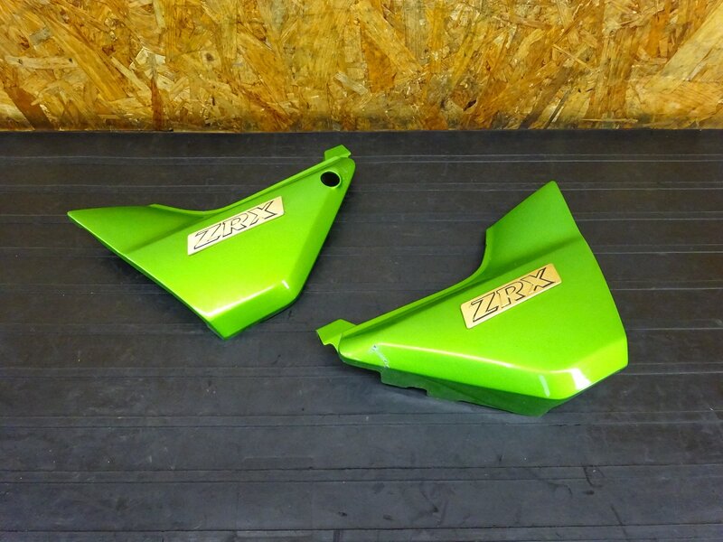 【251015】ZRX400(ZR400E-049)◇ サイドカバー左右セット サイドカウル 【’04 ZRX-2 ZRX-Ⅱ | 中古バイクパーツ通販・買取　ジャンクヤード鳥取　JunkYard