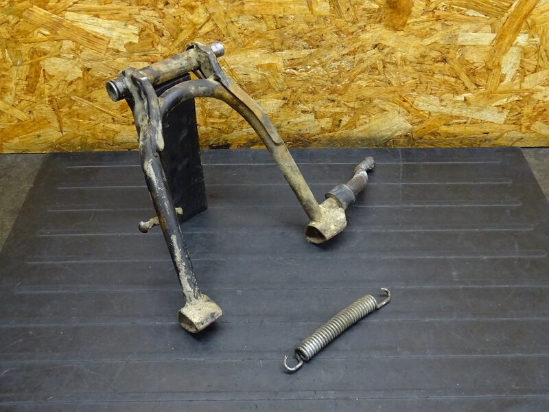 【251044】CB350(CB350-1069)◆ センタースタンド スプリング 【検索:CB250 エクスポート セニア | 中古バイクパーツ通販・買取 ジャンクヤード鳥取 JunkYard