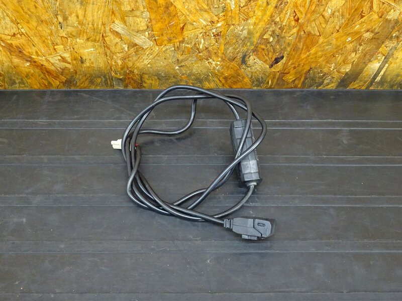 【251045】◇ USB電源ソケット デイトナ DAYTONA ※検索:カワサキ系 | 中古バイクパーツ通販・買取 ジャンクヤード鳥取 JunkYard