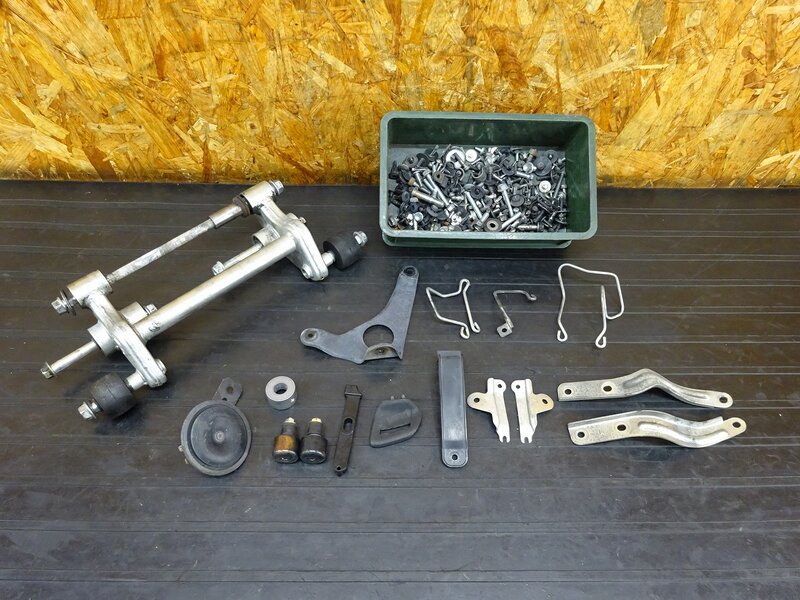 【251117】ジェンマ250(CJ47A-101)◇ ボルトセット エンジンハンガー/マウント バーエンド ステー ホーン | 中古バイクパーツ通販・買取　ジャンクヤード鳥取　JunkYard