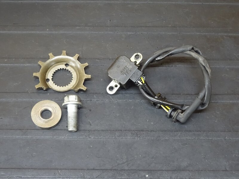 【251121】VTR1000F(SC36-1100)● ピックアップコイル ※エンジンパーツ【ファイアーストーム | 中古バイクパーツ通販・買取　ジャンクヤード鳥取　JunkYard