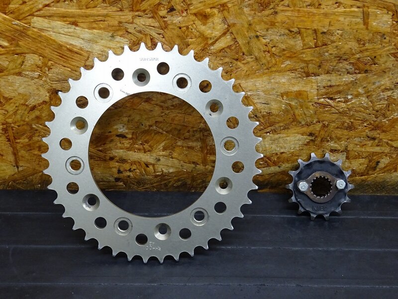 【251202】 CRM250R(MD24-1402)◆ スプロケット前後セット リアスプロケット サンスター RH-001 42T フロントスプロケット 14T | 中古バイクパーツ通販・買取　ジャンクヤード鳥取　JunkYard