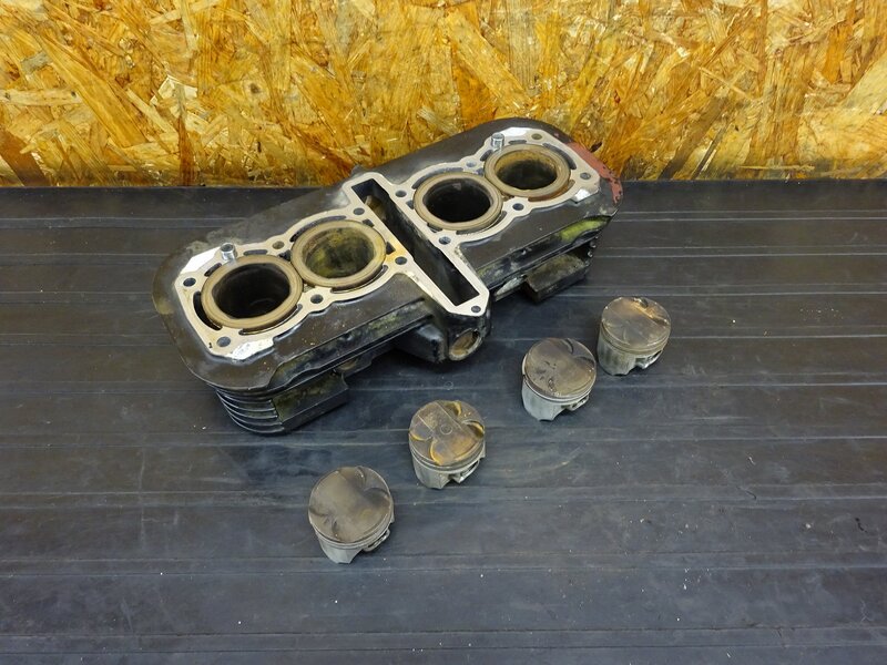 【251208】GSX400インパルス(GK79A-100)◇ シリンダー ピストン 錆有 ※エンジンパーツ【GSX400S カタナ GK77A | 中古バイクパーツ通販・買取　ジャンクヤード鳥取　JunkYard