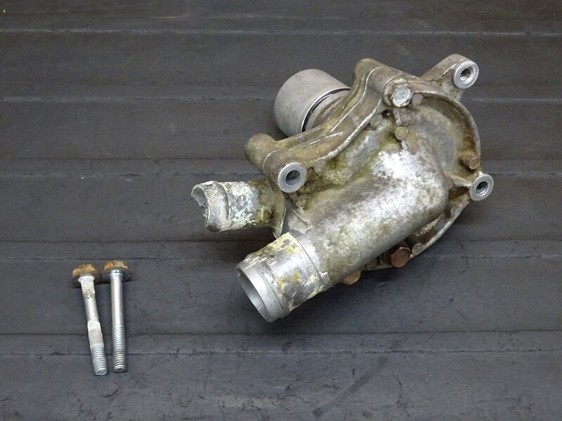 【251211】スティード400(NC26-1441)◆ ウォーターポンプ 割れ有 ※エンジンパーツ | 中古バイクパーツ通販・買取　ジャンクヤード鳥取　JunkYard