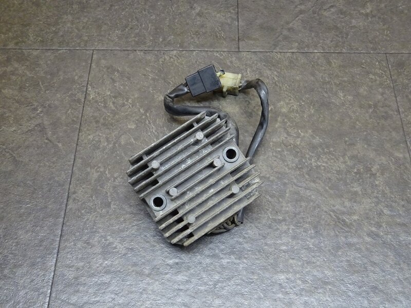 【251211】スティード400(NC26-1441)◆ レギュレーター レギュレター | 中古バイクパーツ通販・買取　ジャンクヤード鳥取　JunkYard