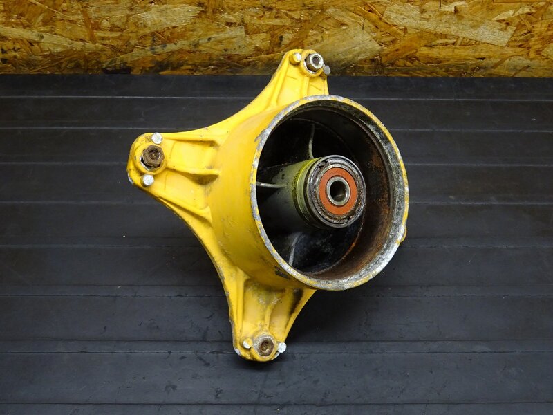 【251215】モトラ(AD05-1002)◆ フロントホイールハブ 4本スポーク 錆/腐食有 【CT50J | 中古バイクパーツ通販・買取　ジャンクヤード鳥取　JunkYard