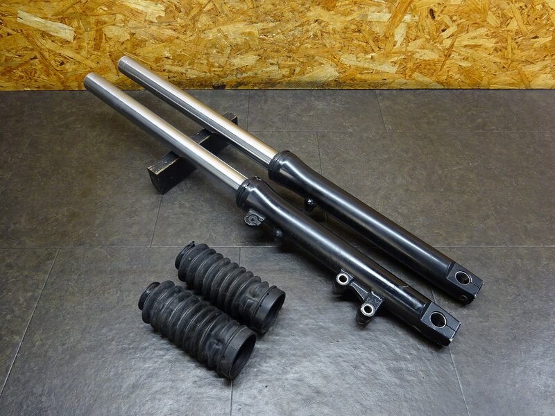 【251227】W650(EJ650A-004)◆ フロントフォーク インナーチューブ ボトムケース 色塗り/フォークブーツ破れ有 【検索:W400 EJ400A | 中古バイクパーツ通販・買取　ジャンクヤード鳥取　JunkYard