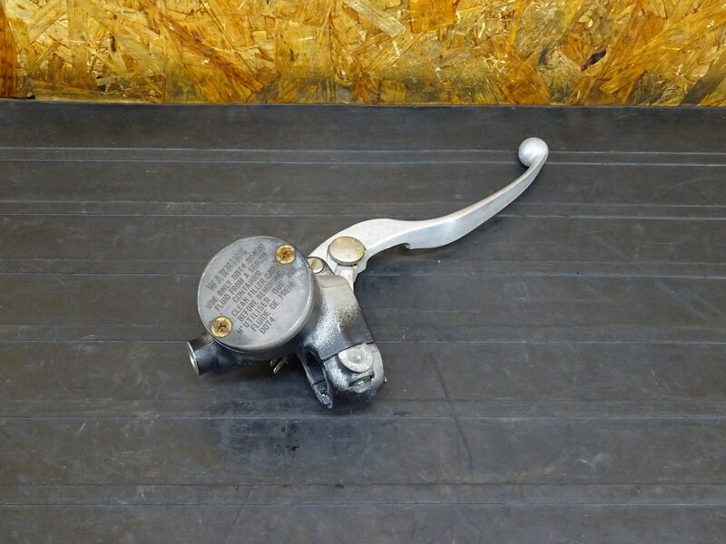 【251231】バルカン400ドリフター(VN400D-000)◇ フロントブレーキマスターシリンダー ブレーキマスター Φ14 破損有 | 中古バイクパーツ通販・買取　ジャンクヤード鳥取　JunkYard