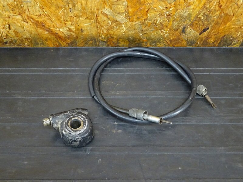 【260115】ゼファー400(ZR400C-054)◇ スピードメーターギア メーターギヤ ワイヤー 【C4 | 中古バイクパーツ通販・買取　ジャンクヤード鳥取　JunkYard