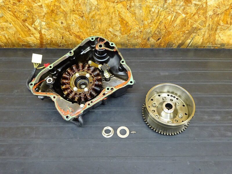 【260201】フォルツァZ(MF08-1018)◇ ジェネレーター ジェネレーターカバー エンジンカバー フライホイール ※エンジンパーツ | 中古バイクパーツ通販・買取　ジャンクヤード鳥取　JunkYard