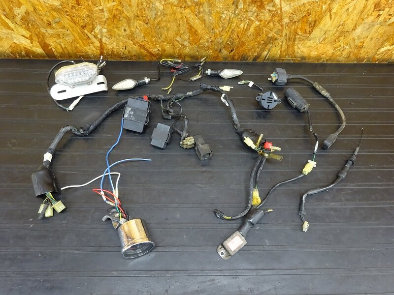 【260203】CRM80(HD12-1100)◇ メインハーネス CDI イグナイター レギュレーター イグニッションコイル リレー 社外タコメーター 【後期 | 中古バイクパーツ通販・買取　ジャンクヤード鳥取　JunkYard