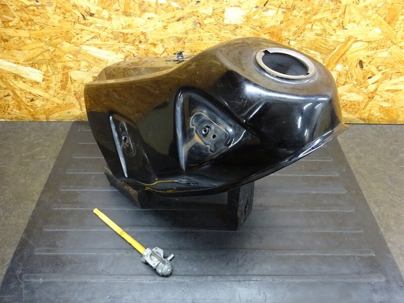 【260207】CRM250R(MD24-1405)◆ 燃料タンク ガソリンタンク フューエルタンク 燃料コック | 中古バイクパーツ通販・買取　ジャンクヤード鳥取　JunkYard