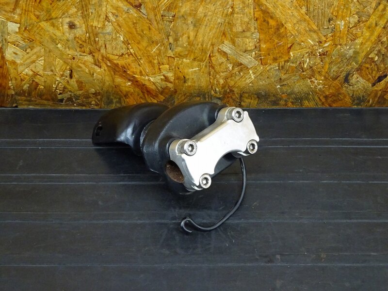 【260206】PS250(MF09-1002)◇ トップブリッジ ハンドルポスト 【角目 | 中古バイクパーツ通販・買取　ジャンクヤード鳥取　JunkYard