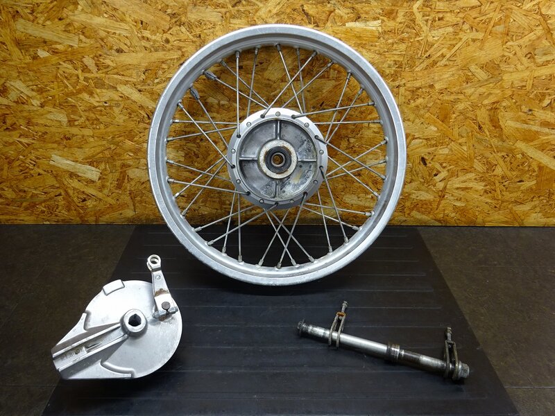 【260212】GB250クラブマン(MC10-170)◆ リアホイール 18×2.15 ドラムパネル アクスルシャフト チェーンアジャスター 【5型 最終型 | 中古バイクパーツ通販・買取　ジャンクヤード鳥取　JunkYard