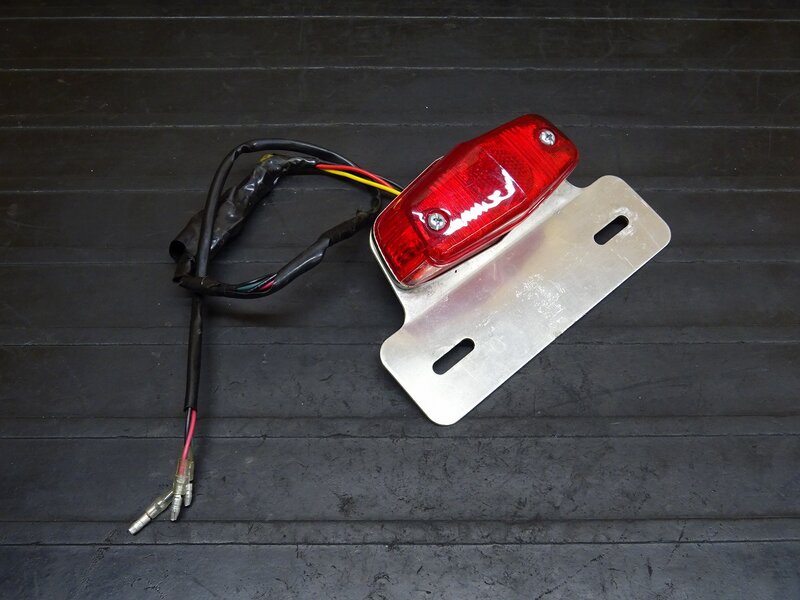 【260213】◆ 社外テールランプ ブレーキランプ ルーカスタイプ 汎用 【検索：SR400 SR500 カフェ ビンテージ | 中古バイクパーツ通販・買取　ジャンクヤード鳥取　JunkYard