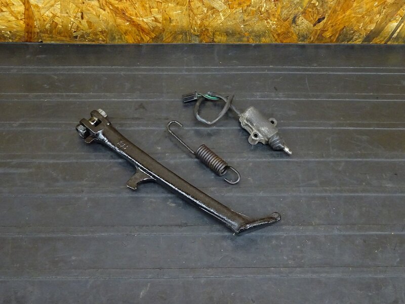 【260312】ゼファー400(ZR400C-094)◇ サイドスタンド スタンドスイッチ スプリング 色塗り/錆有 【C5 | 中古バイクパーツ通販・買取　ジャンクヤード鳥取　JunkYard