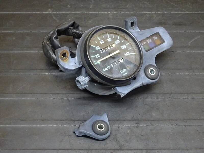 【260322】KDX125SR(DX125A-022)◆ スピードメーター 25241km インジケーターランプ 割れ有 【検索：200 220 250 | 中古バイクパーツ通販・買取　ジャンクヤード鳥取　JunkYard