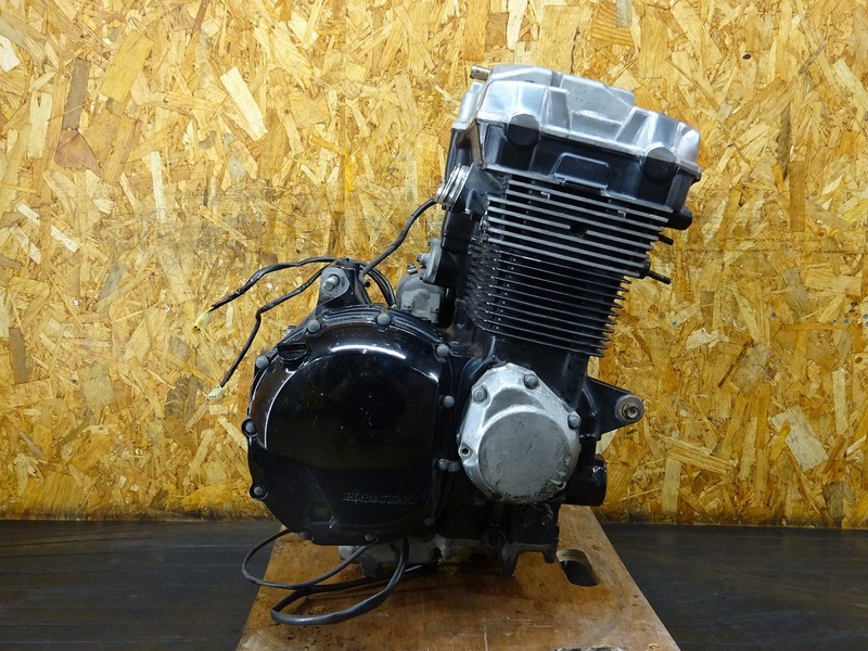 【241211】CB1300SF(SC40-1004)■ 中古エンジン 始動確認取外し ジェネレーター セルモーター クランクケース破損有 部品取りに!? ジャンク | 中古バイクパーツ通販・買取　ジャンクヤード鳥取　JunkYard