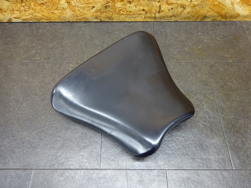 【250505】CBR250RR(MC22-1009)◆ メインシート 擦れ/へたり有 【規制前 | 中古バイクパーツ通販・買取　ジャンクヤード鳥取　JunkYard