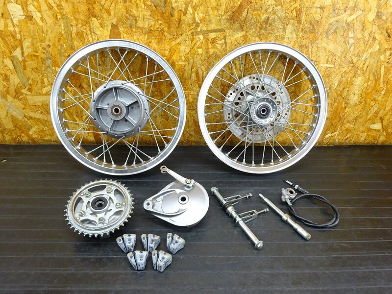 【250514】GB400TT(NC20-1010)◇ ホイール前後セット フロント 18×1.85 リア 18×2.15 【4900km外し 検索:GB500TT | 中古バイクパーツ通販・買取　ジャンクヤード鳥取　JunkYard