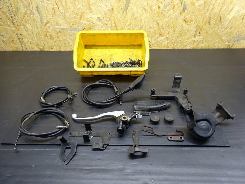 【250623】W650(EJ650A-032)◆ ボルトセット クラッチレバーホルダー ワイヤー ホーン BOSCH ジャンク!! | 中古バイクパーツ通販・買取　ジャンクヤード鳥取　JunkYard
