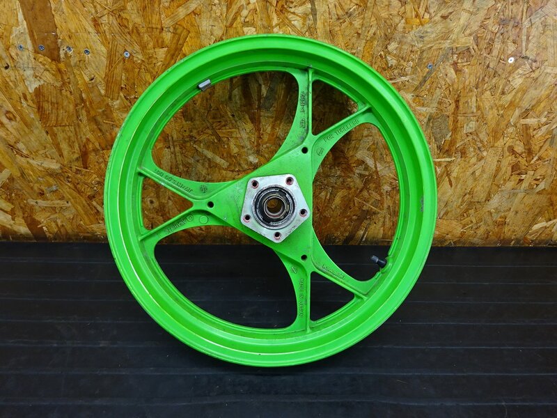 【250804】ZXR250(ZX250C-015)◇ フロントホイール 17×3.00 F-1287 腐食 汚れ 傷有 | 中古バイクパーツ通販・買取　ジャンクヤード鳥取　JunkYard