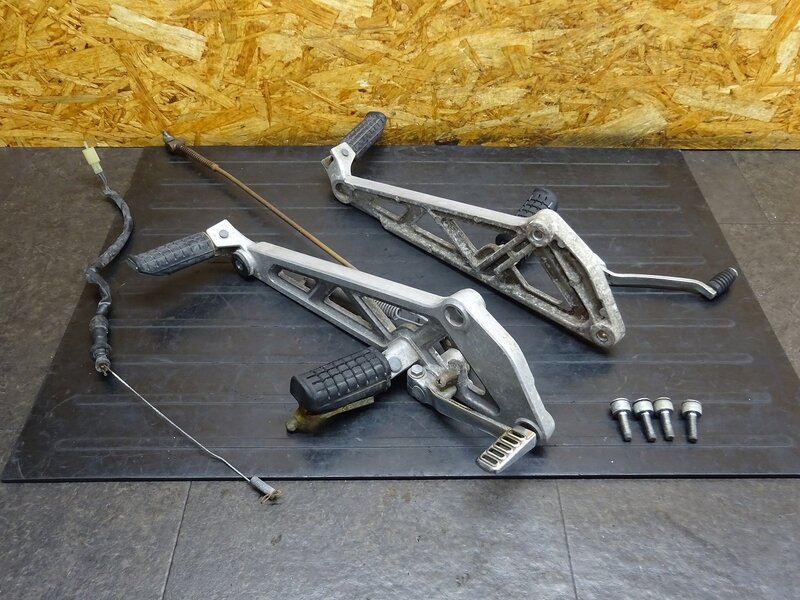 【250807】GB400TT(NC20-1011)◆ ステップ左右set メイン/タンデムステップ ステッププレート シフト/ブレーキペダル 錆有 【検索:GB500TT | 中古バイクパーツ通販・買取　ジャンクヤード鳥取　JunkYard