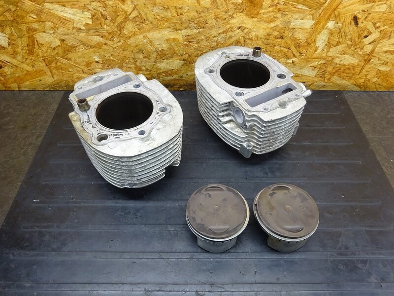【250821】ドラッグスター1100(VP10J-000)◆ シリンダー前後セット ピストン ※エンジンパーツ | 中古バイクパーツ通販・買取　ジャンクヤード鳥取　JunkYard