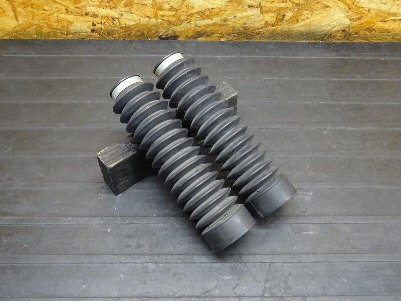 【250924】TW200(2JL-060)◆ フォークブーツ左右セット フロントフォークブーツ 【DG07J TW225 DG09J | 中古バイクパーツ通販・買取　ジャンクヤード鳥取　JunkYard