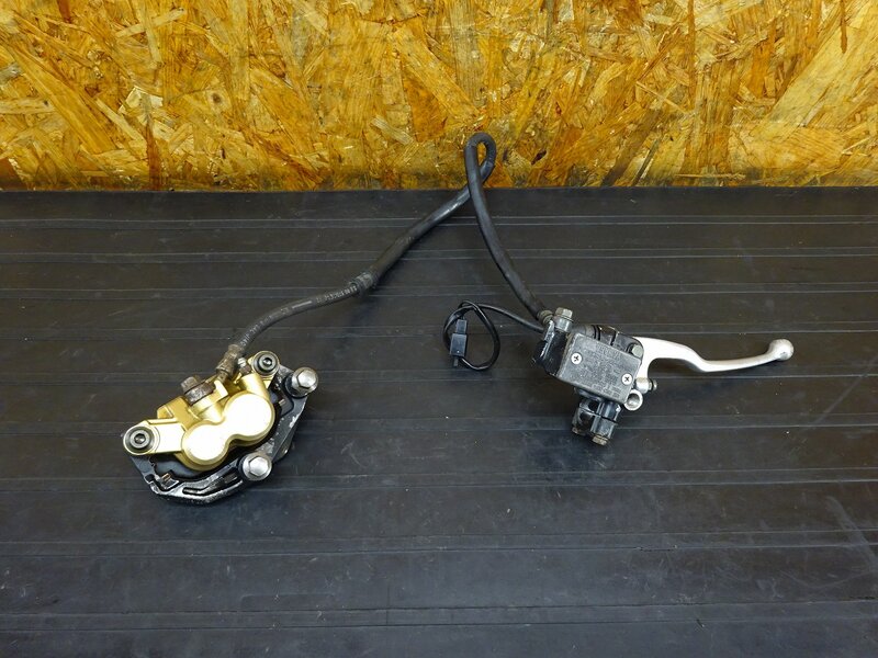 【250927】RZ50(RA02J-001)◇ フロントブレーキセット ブレーキキャリパー マスターシリンダー Φ11 | 中古バイクパーツ通販・買取　ジャンクヤード鳥取　JunkYard