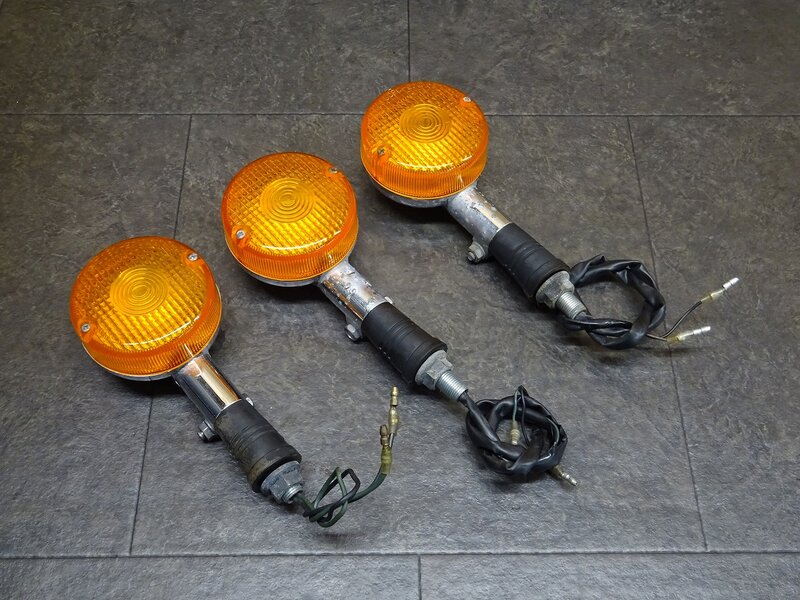 【251102】SR400(RH01J-020)◆ ウインカー3個セット リアウインカー ウィンカー 削れ/腐食/ひび割れ有 【イモビ付 | 中古バイクパーツ通販・買取　ジャンクヤード鳥取　JunkYard