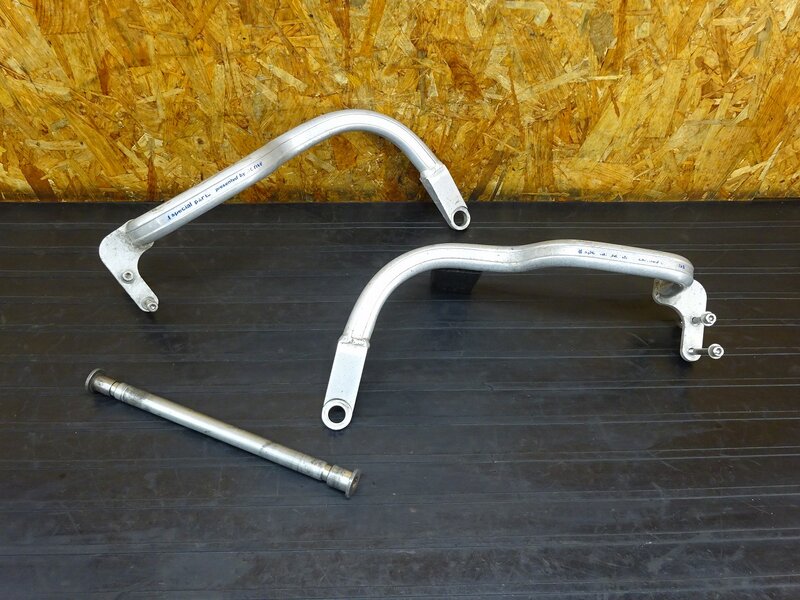 【251103】ZRX400(ZR400E-004)◇ 社外サブフレーム エンジンガード アクティブ ACTIVE 削れ有 当時物 【前期 ZRX-2 ZRX-Ⅱ | 中古バイクパーツ通販・買取　ジャンクヤード鳥取　JunkYard