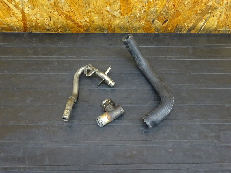 【251105】】ホーネット250(MC31)◇ ウォーターライン ウォーターパイプ ホース 錆有 ※エンジンパーツ MC14E-1550986外し | 中古バイクパーツ通販・買取　ジャンクヤード鳥取　JunkYard