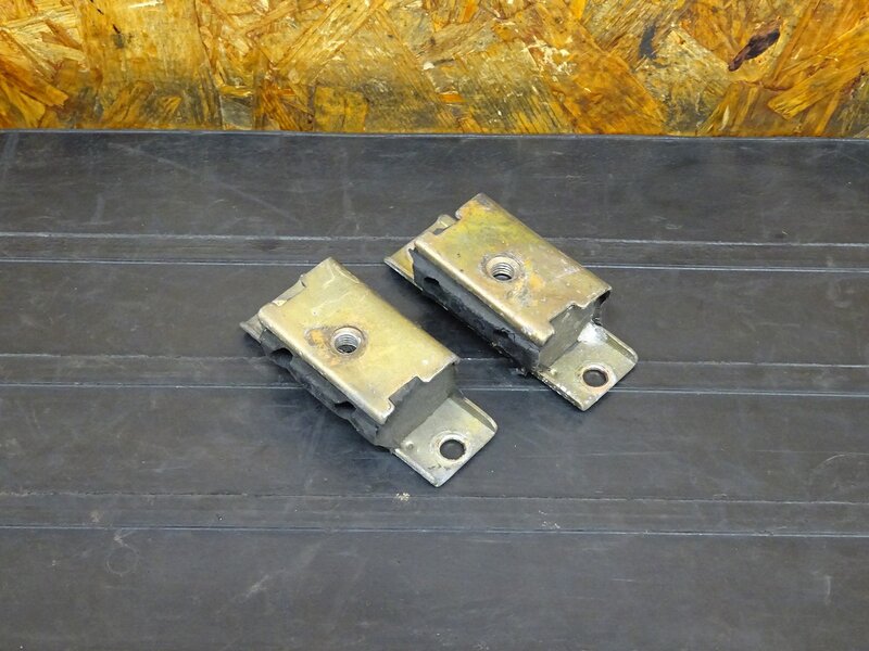 【251108】◇ SR400/SR500 シートステー マウントラバー シートブッシュ ブラケット ダンパー ※検:1JR 1JN 2J2 2H6 RH01J 03 16 | 中古バイクパーツ通販・買取　ジャンクヤード鳥取　JunkYard