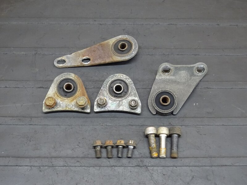 【251110】SRX400(3VN-086)◆ マフラーステー 【SRX600 | 中古バイクパーツ通販・買取　ジャンクヤード鳥取　JunkYard