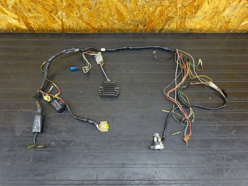 【251201】SR400(1JR-290)◇ メインハーネス レギュレーター 配線加工多数有 ジャンク!! 【検:SR500 1JN 2J2 2H6 | 中古バイクパーツ通販・買取　ジャンクヤード鳥取　JunkYard