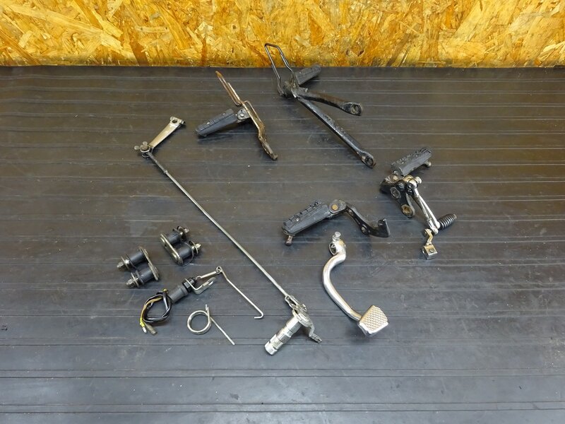 【251201】SR400(1JR-290)◇ 純正バックステップセット メイン/タンデムステップ ブレーキ/シフトペダル 【検:SR500 1JN 2J2 2H6 | 中古バイクパーツ通販・買取　ジャンクヤード鳥取　JunkYard