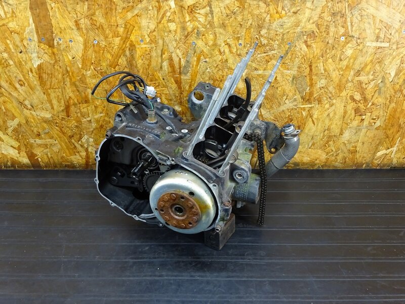 【251208】GSX400インパルス(GK79A-100)◇ エンジン腰下 ミッション フライホイール ジャンク ※エンジンパーツ【GSX400S カタナ GK77A | 中古バイクパーツ通販・買取　ジャンクヤード鳥取　JunkYard