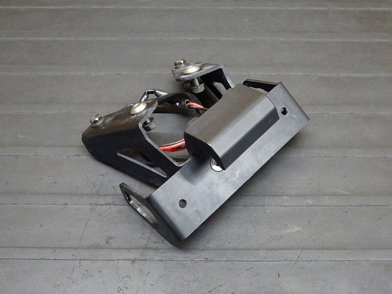 【251220】Ninja250(EX250L-019)◆ 社外フェンダーレスキット フェンレス アクティブ?? ナンバー灯 LED 被覆破れ有 【ABS付 | 中古バイクパーツ通販・買取　ジャンクヤード鳥取　JunkYard