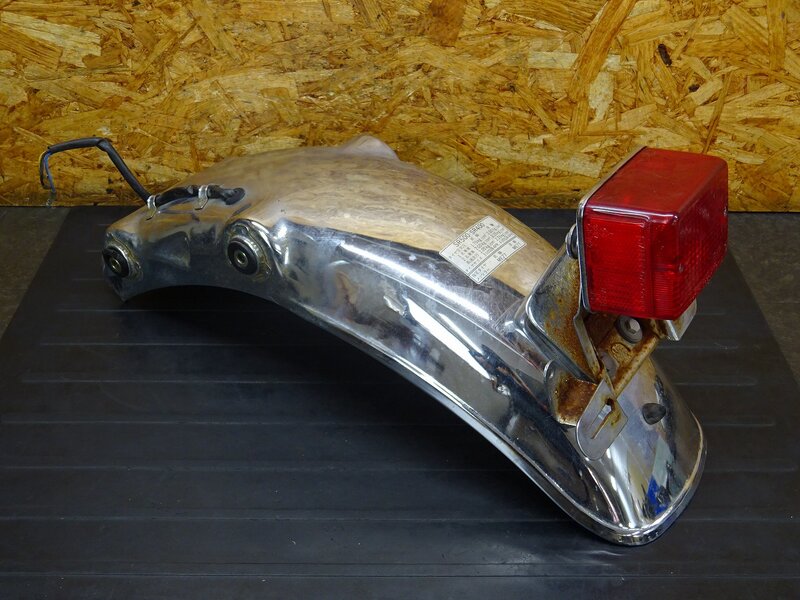 【251234】SR400(1JR-254)◆ リアフェンダー テールランプ ブレーキランプ ナンバーステー 錆/凹み有 【検:SR500 1JN 2J2 2H6 | 中古バイクパーツ通販・買取　ジャンクヤード鳥取　JunkYard