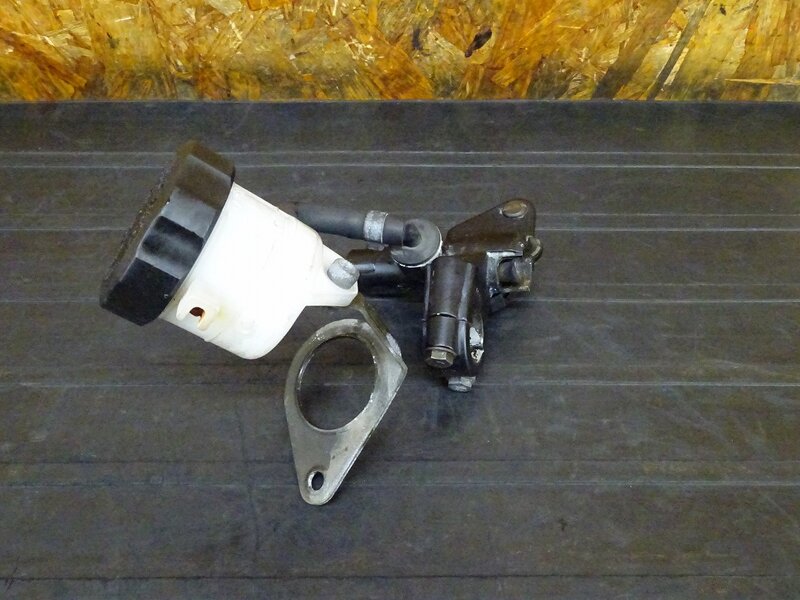 【260112】FZR250R(3LN-281)◇ フロントブレーキマスターシリンダー ブレーキマスター Φ5/8 固着有 ジャンク | 中古バイクパーツ通販・買取　ジャンクヤード鳥取　JunkYard