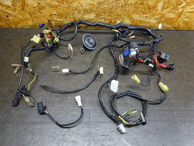 【260113】ドラッグスター400C(VH01J-028)◆ メインハーネス ヒューズボックス スピードセンサー カプラー割れ有 【クラシック イモビ付 | 中古バイクパーツ通販・買取　ジャンクヤード鳥取　JunkYard