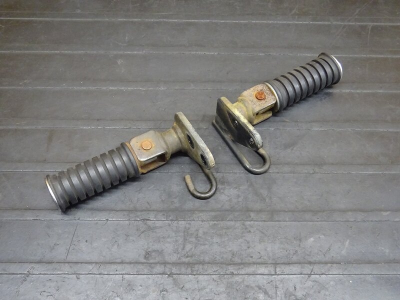 【260113】ドラッグスター400C(VH01J-028)◆ タンデムステップ左右セット 削れ有 【クラシック イモビ付 | 中古バイクパーツ通販・買取　ジャンクヤード鳥取　JunkYard